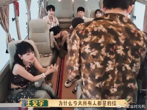 omg这两段笑死我了，所有人都陷入了诡异的沉默 omg你真的吓到我了