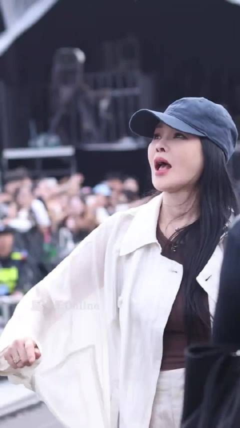 伊能静 现身支持儿子恩利音乐节舞台，妈妈肯定很骄傲有个这么优秀的孩子吧！
