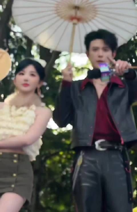 又双叒同框啦～这真的没有办法保持苹果肌扁平！