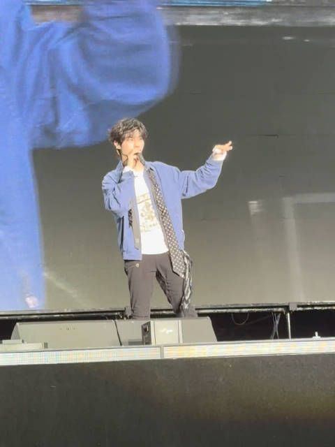 张子墨为自己喜欢的夏天写了首歌 ，“喜欢某个季节可能是那段时间承载了美好的回忆”