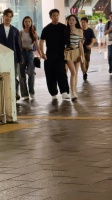 TVB男星被传暗挞小14岁港姐亚军，红馆同行惹猜测，亲解二人关系