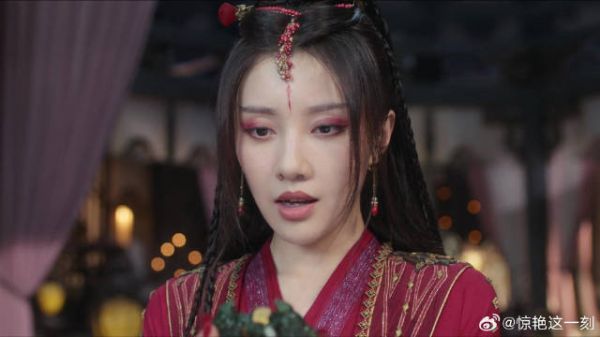 笛飞声为了恢复功力 准备去找观音垂泪，角丽谯做法绝了