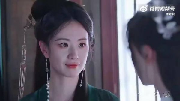 “她都扭什么样了，但步摇却稳得一批 ”