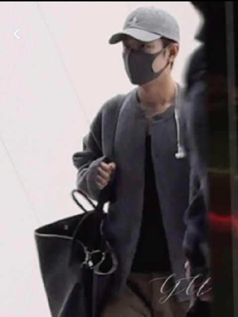 肖战机场私服，高级松弛感穿搭教科书，全包仍散发魅力