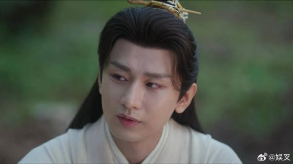 李莲花给师傅扫墓 陪师傅聊天，瞬间红了眼眶