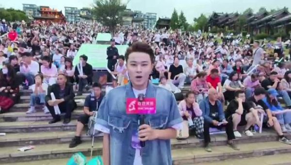 从《最炫民族风》到《奢香夫人》响水滩音乐季万人合唱嗨爆了！