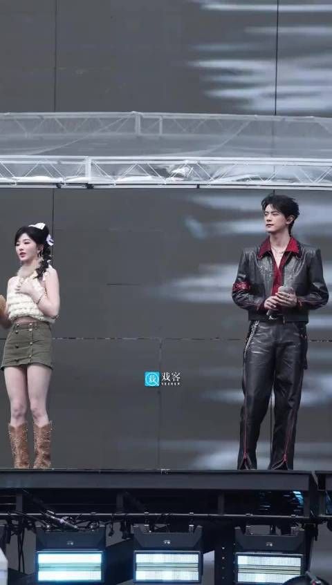 梦回逐玉 男帅女美～邓凯孔雪儿唱歌还好听 他俩耳朵都红透了