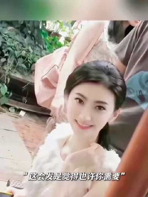 景甜自掏腰包补劳务捐图书馆，多人记其善意力挺