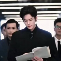 魏哲鸣新剧好苏好帅，西装的神
