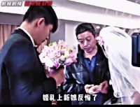 “爱里从不怕白发苍苍，只怕陪我去不了远方”
