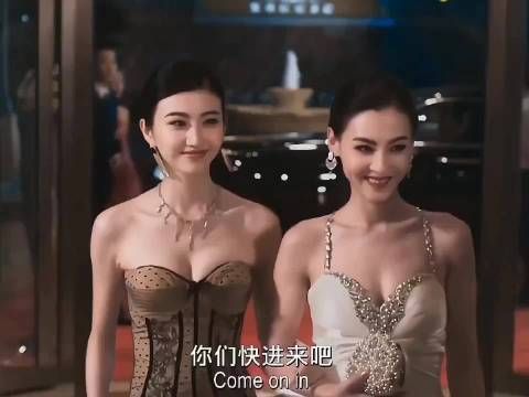 十多年前张柏芝与景甜同框，完美诠释“豪门姐妹花”