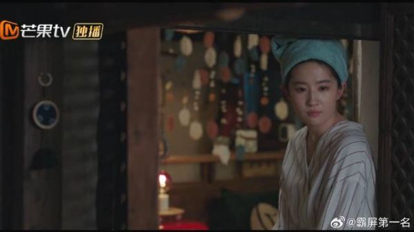 谢之遥给阿奶洗头，许红豆顿感温馨，想起自己姥姥