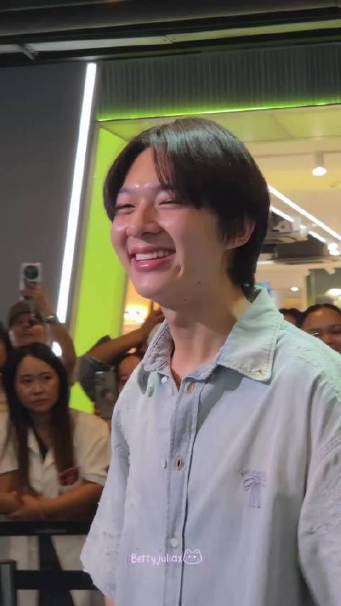粉丝：jiaojiao是弟弟还是妹妹 ：是女孩纸，五岁啦，长大了已经…
