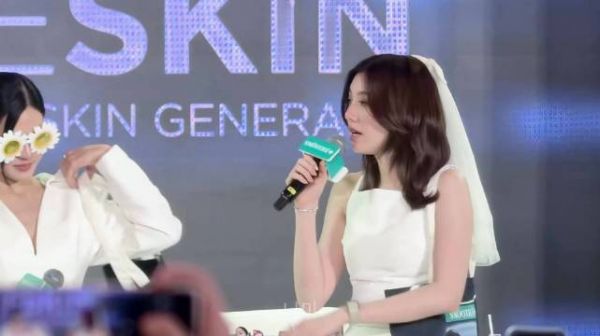 陈奥：你喜欢谁呀？Ling还是Orm？ 邝玲：我喜欢Ling 陈奥：？那我喜欢Orm！…
