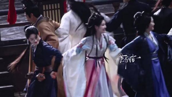 郭小四要是让雀骨这群人搞东方迪士尼那我是认可的