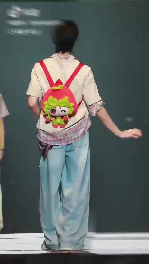 谁发现这个暖心小细节了，卓沅初舞台的旁白是自己亲自录制的