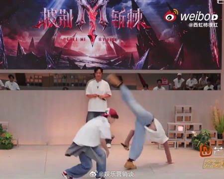 姚琛颜安的舞蹈作为衬托，和念白融合得特别丝滑