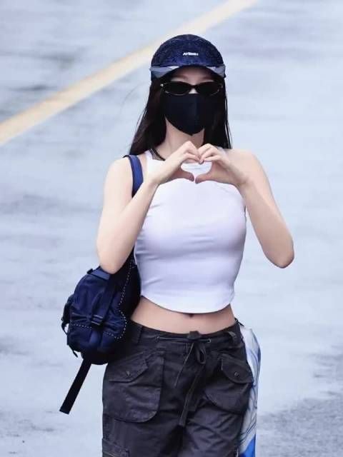 这怎么不算淋雨一起走呢 真的好幸福吧现场的小石榴