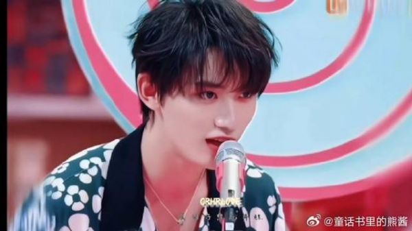 听说全网都在找这个漫不经心一笑的男孩？