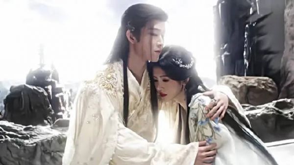 “夫妻本是同林鸟，大难临头一起飞”