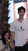 猫：我进了 主持人：不 你没进 猫