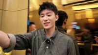 代旭恋综边哭边吃边嗑CP，沉浸式嗑糖喜剧效果爆棚