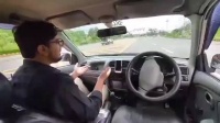 巴基斯坦小哥自研无人驾驶试车撞上警车