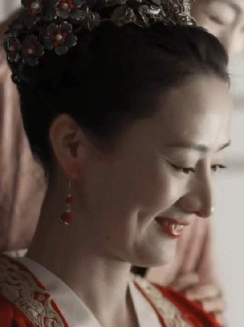 她的一生明明没有做错什么，却受尽了苦楚