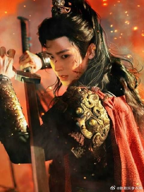 听到老婆喊父王眉头也不皱了 一个劲的满意