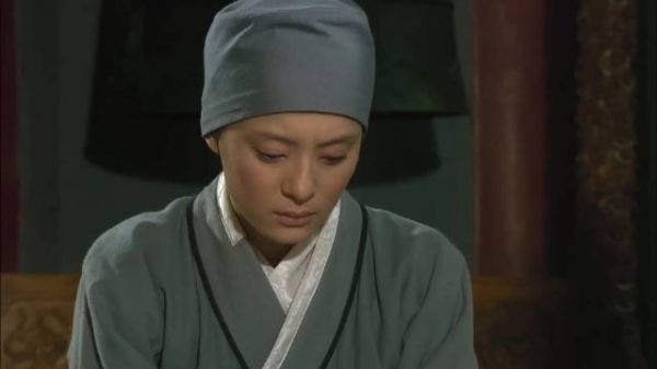 甄氏入空门，眉庄失仪被罚跪思