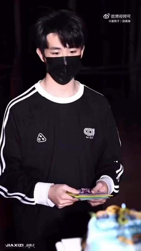想给自己颁一个最佳进步奖,毕竟我每天都爱你比昨天多一点