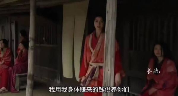 说白了就是给自己贫瘠的精神找个信仰，以此来安慰自己