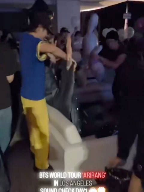 金泰亨kpop永一 ㅋㅋㅋㅋ宝宝在后面紧紧拽起的手