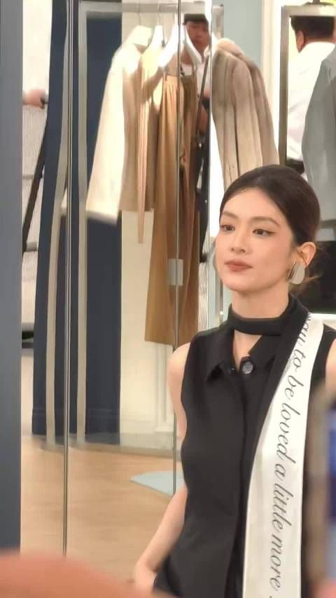 陈昊宇拽姐造型开口破功，声音软糯反差萌