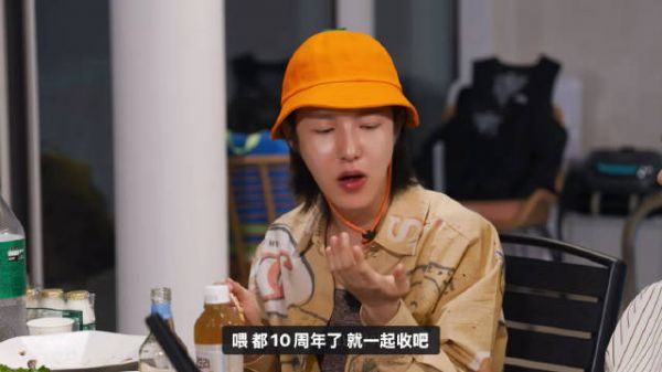 十周年纪念日，小宝宝提议一起收拾餐桌