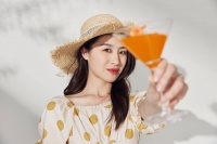 已婚女人想你想疯了的时候，不会主动联系但会默默做这些事