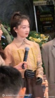 想象一下旅途赶路的时候，急性子吴君如在线催进度，画面感直接拉满