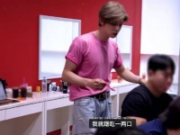明珠亲近之人身边撒娇如婴儿猫