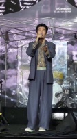 很难想象温柔内敛的满江，早年演过这种痴情憨憨角色，反差感直接拉满