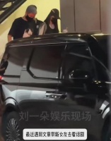 文章携女友凤莉看话剧，3年恋情线梳理！因话剧相识相恋，凤莉演艺经历亮眼