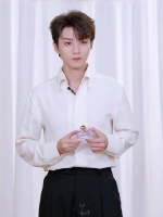 王俊凯直播自称还在回味南京演唱会