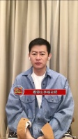笑发财了，看得出李响老师第一次直播没经验，这腿白的嘞