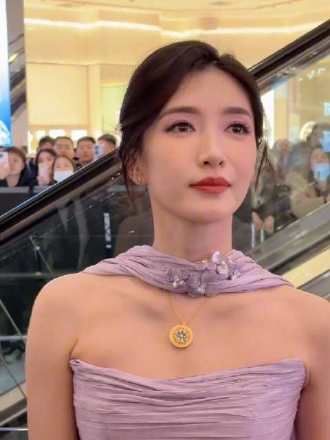 江疏影40岁未婚未育，与胡歌恋情后专注事业