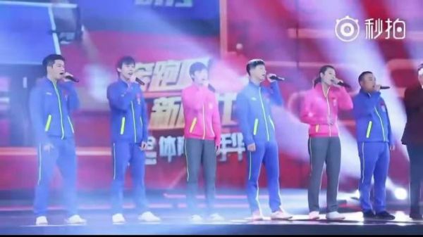 小圆满登台献唱遭王小鱼嘲笑妆浓，时间飞逝引回忆