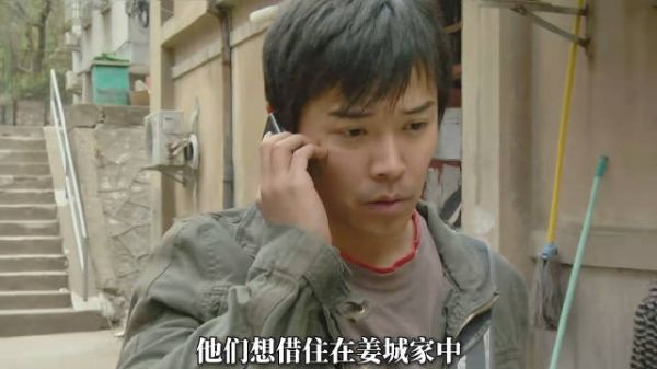 舞台主角卸下伪装，情感在欲望愧疚迷茫中拉扯