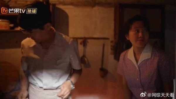 每周重排座位 有效避免男女同学早恋问题，学校有高人啊