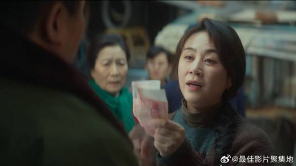 马成钢对岳父母放心 老婆:瞧不起谁爸妈!果然在袜子里藏钱
