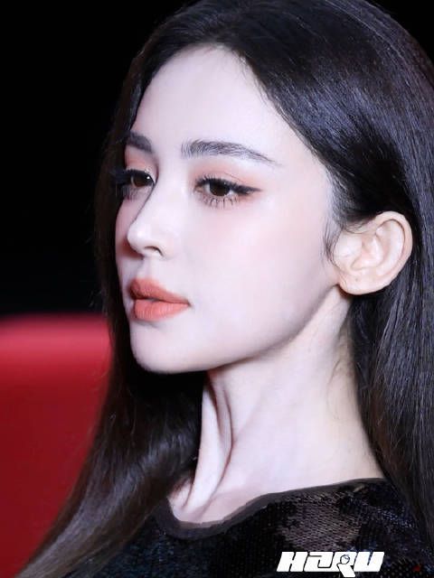 我勒个娘啊娜扎这张脸完全女娲毕设 .