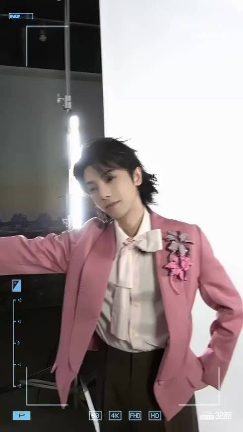 疑似 晨宇 大半年没亲亲 又复习以前的功课