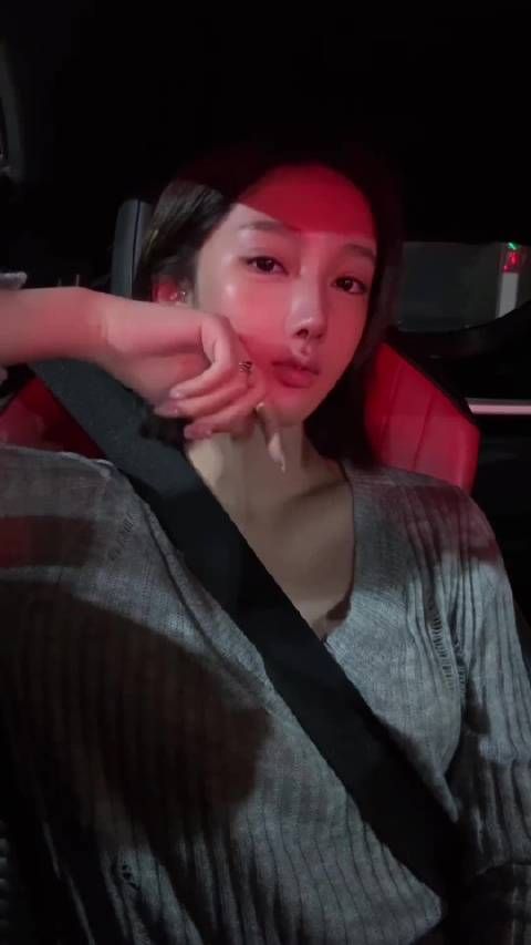 她想要act like都美竹 但是你娃书没读